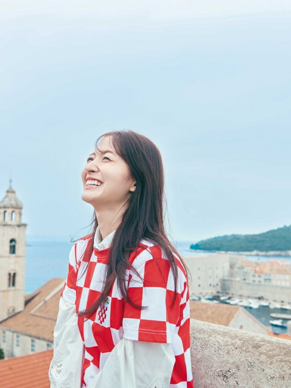乃木坂46 金川紗耶1st写真集『タイトル未定』